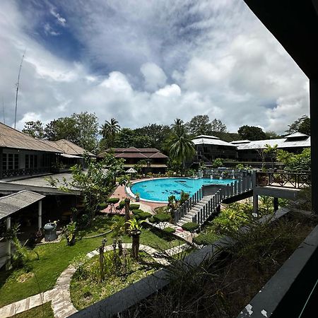 Beach Resort - Arwana Perhentian Besar Кампунґ-Куала-Бесут Екстер'єр фото