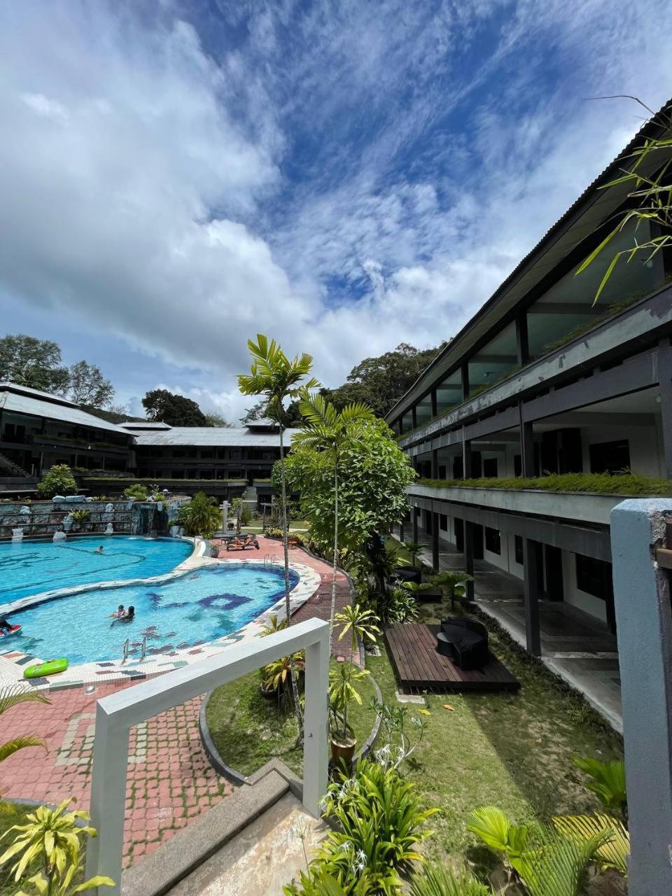 Beach Resort - Arwana Perhentian Besar Кампунґ-Куала-Бесут Екстер'єр фото