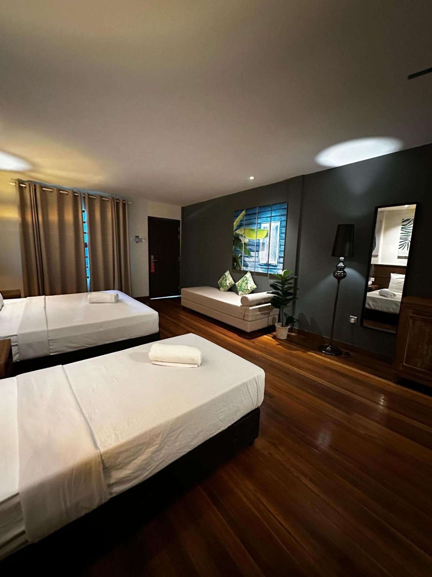 Beach Resort - Arwana Perhentian Besar Кампунґ-Куала-Бесут Екстер'єр фото