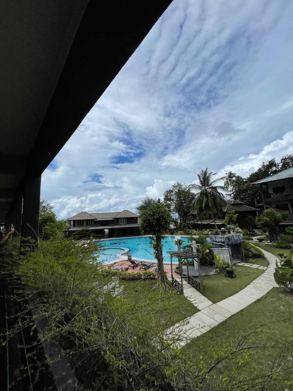 Beach Resort - Arwana Perhentian Besar Кампунґ-Куала-Бесут Екстер'єр фото