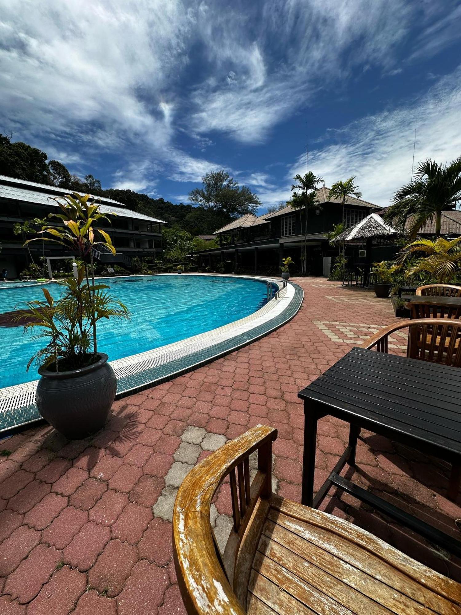 Beach Resort - Arwana Perhentian Besar Кампунґ-Куала-Бесут Екстер'єр фото