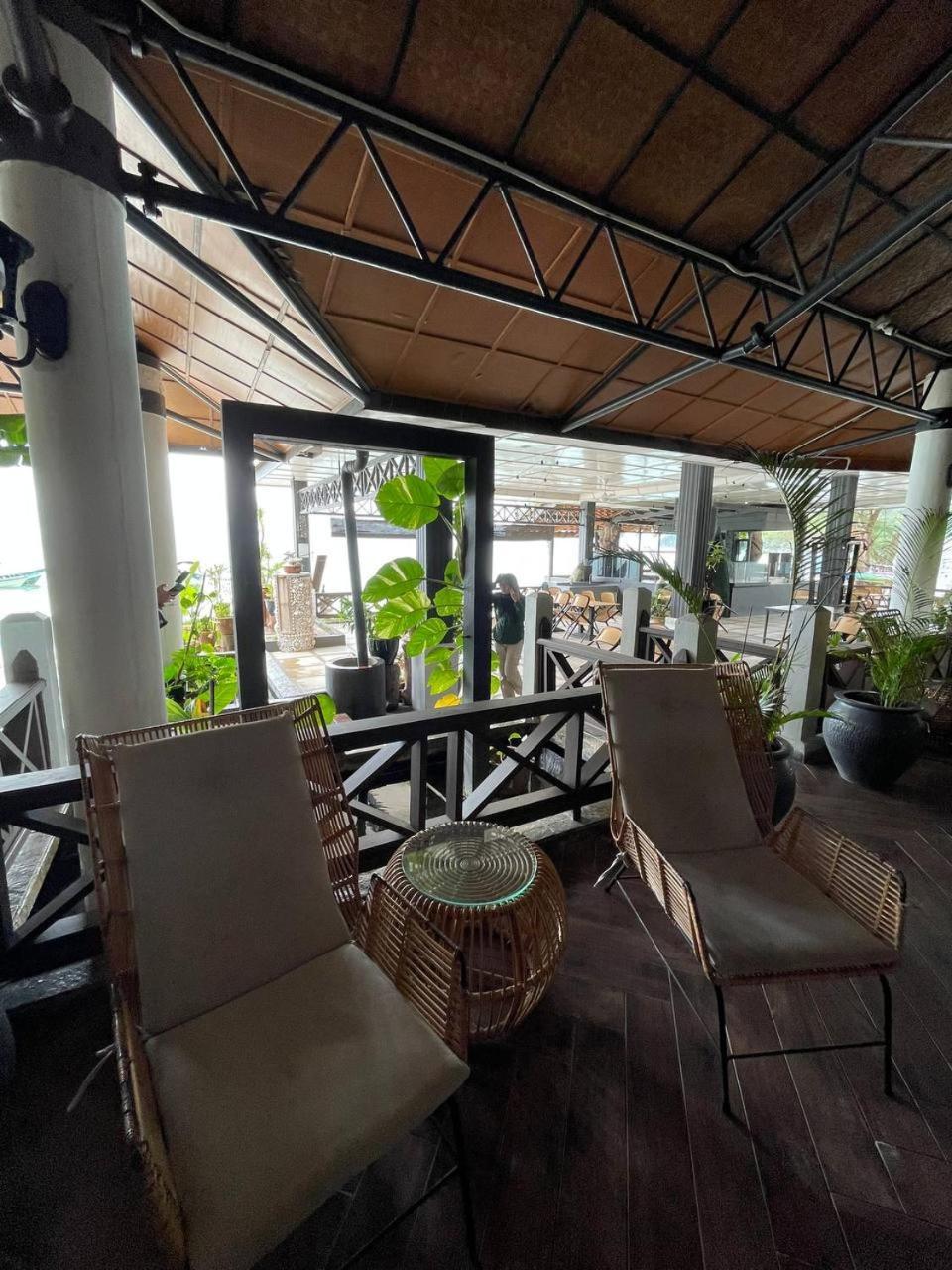 Beach Resort - Arwana Perhentian Besar Кампунґ-Куала-Бесут Екстер'єр фото